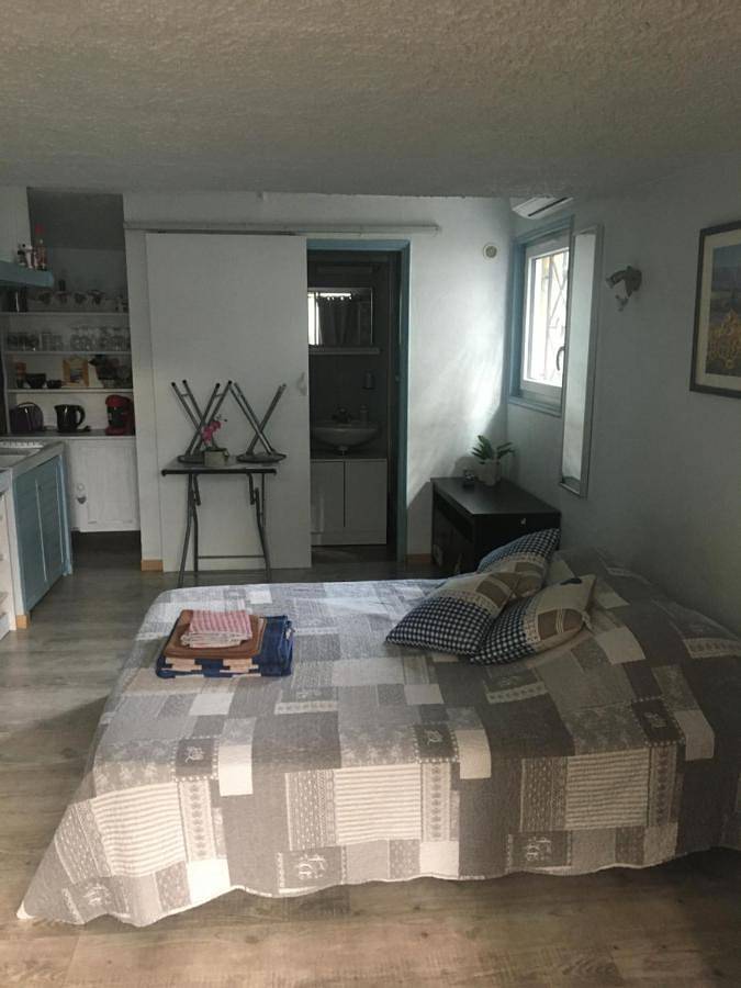 Gîte pour 2 personnes, avec jardin, adapté aux familles à Saint-Didier