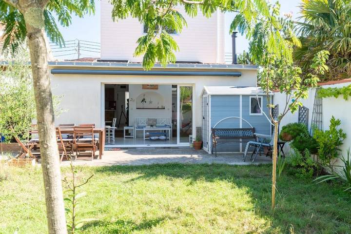 Location de vacances pour 6 personnes, avec Terrasse et Jardin dans Plage de La Source - 3