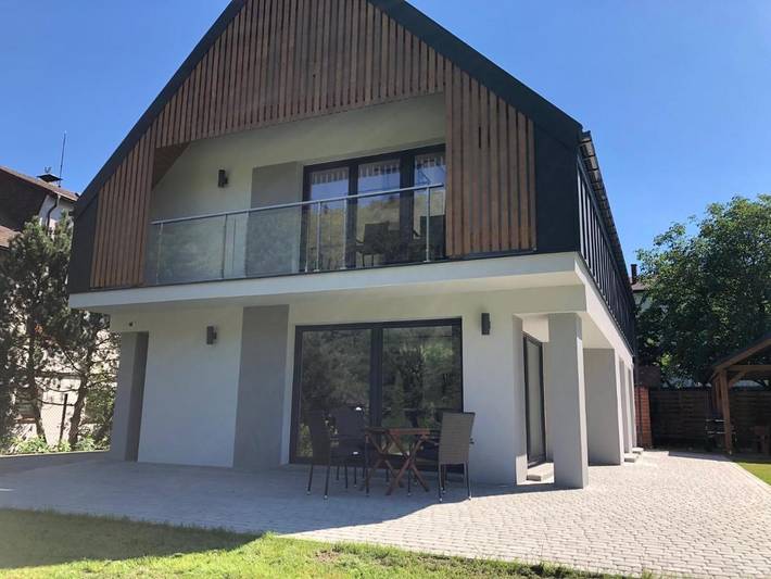 Ferienwohnung für 8 Personen, mit Garten und Whirlpool