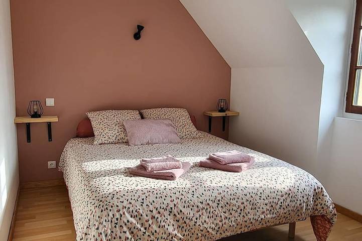 Location de vacances pour 8 personnes, avec terrasse ainsi que jardin et jacuzzi à Cénac-et-Saint-Julien - 2