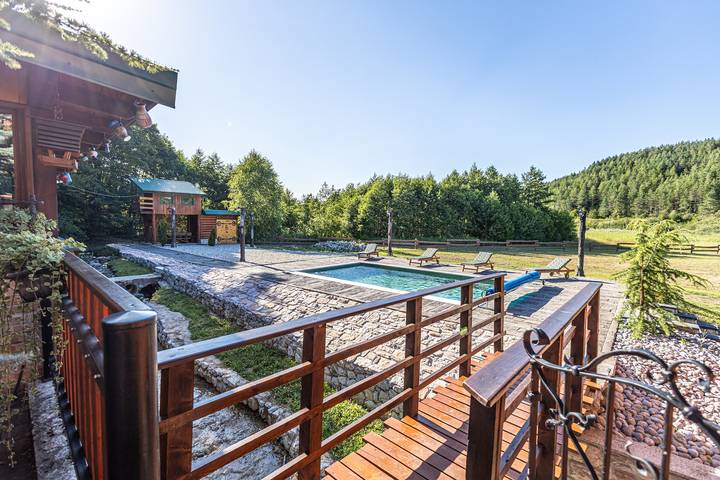 Ferienhaus für 8 Personen, mit Pool und Garten sowie Terrasse