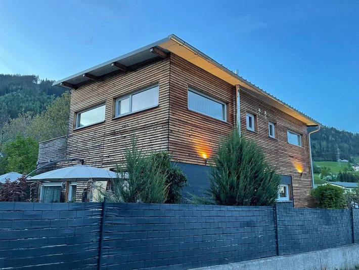 Ferienwohnung für 3 Personen, mit Pool und Garten sowie Ausblick, mit Haustier in Schladming