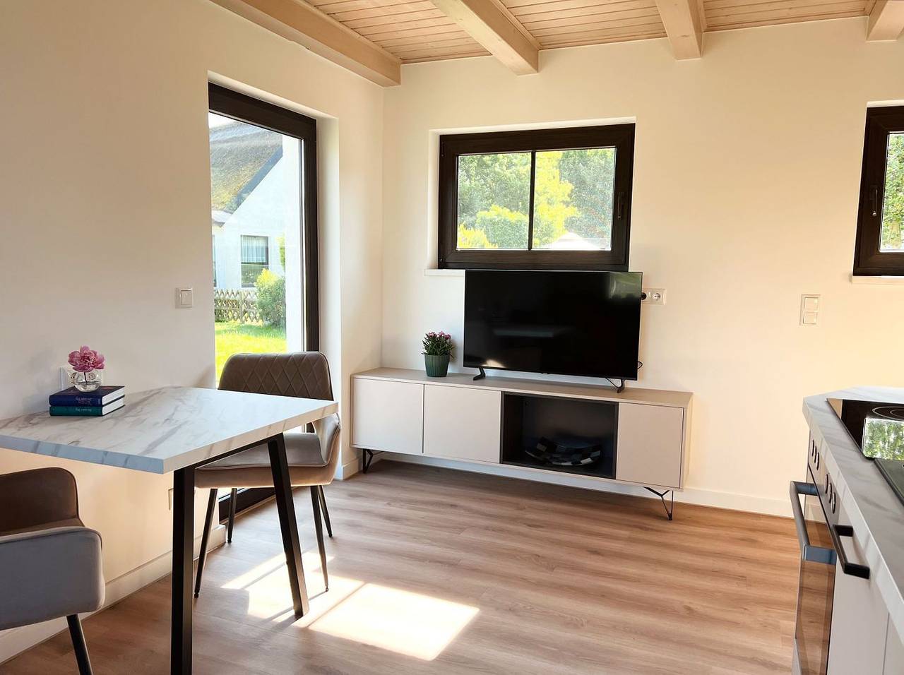 Ganze Wohnung, Kleine gemütliche Ferienwohnung in Wassernähe - Ferienwohnung Laran in Ralswiek, Bergen auf Rügen und Umgebung