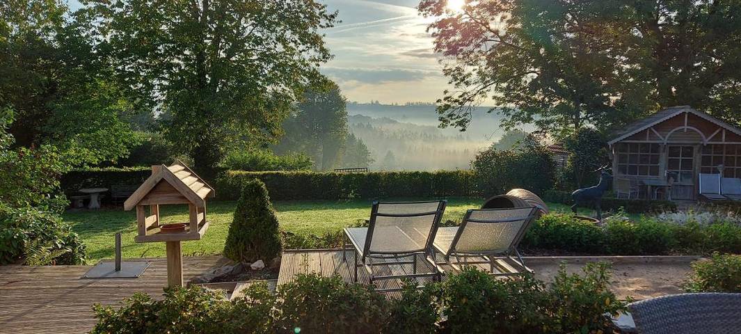 Vakantiehuis voor 12 personen, with terras and uitzicht as well as tuin and sauna in Vresse-sur-Semois