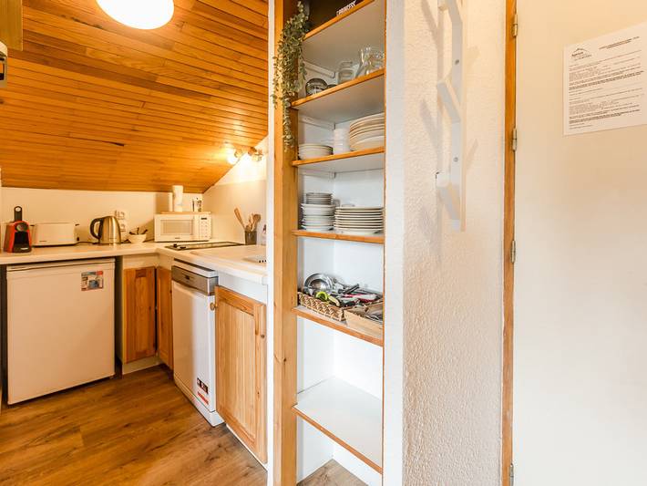 Studio entier, Montchavin: Studio cabine rénové équipé 3/4 pers, parking, proche pistes et commerces in Bellentre, La Plagne-Tarentaise