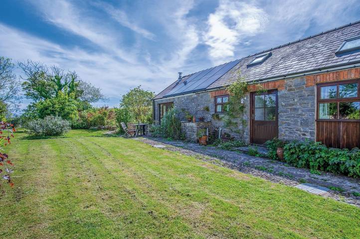 Cottage for 6 people, with Terrace and Garden in Manorbier