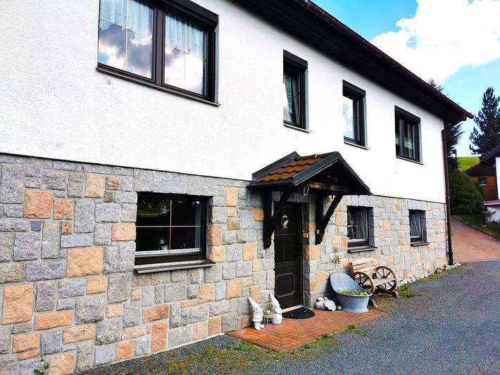 Ferienwohnung für 4 Personen, mit Terrasse und Garten sowie Ausblick im Erzgebirge