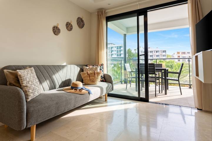 Appartamento intero, Appartamento 'Coral Retreat - San Agustin' con vista mare, Wi-Fi e aria condizionata in San Agustin, San Bartolomé de Tirajana
