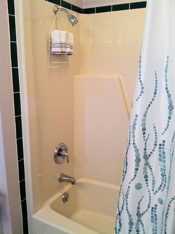 Vacation rental for 8 people, with balcony and hot tub as well as pool in Garden City (SC)