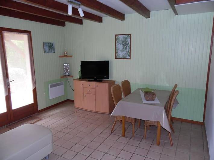 Location de vacances pour 6 personnes, avec jardin et piscine dans Saint-Michel-de-Bannières - 2