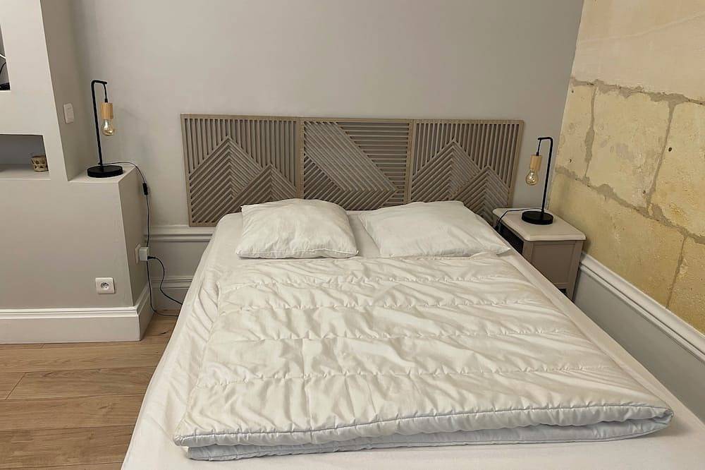 Appartement entier, Studio rénové tout confort proche des thermes (Zen) in Rochefort, Région de Rochefort