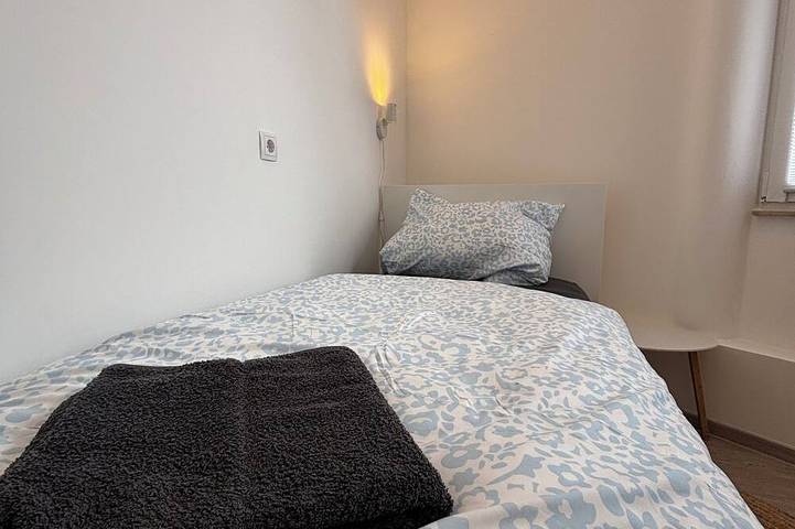 Modern bungalow Parking lot Kitchen Quiet Du in Duisbourg, Bas-Rhin