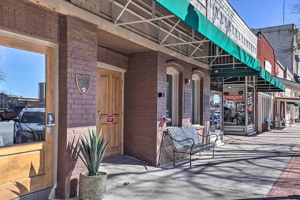 Ganze Wohnung, Stylish San Marcos Apt in the Heart of Dwtn! in San Marcos (TX), Hays County