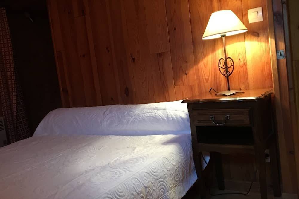 Entire apartment, Very nice gite 35 m² equipped with swimming pool a in Die, Parc naturel régional du Vercors