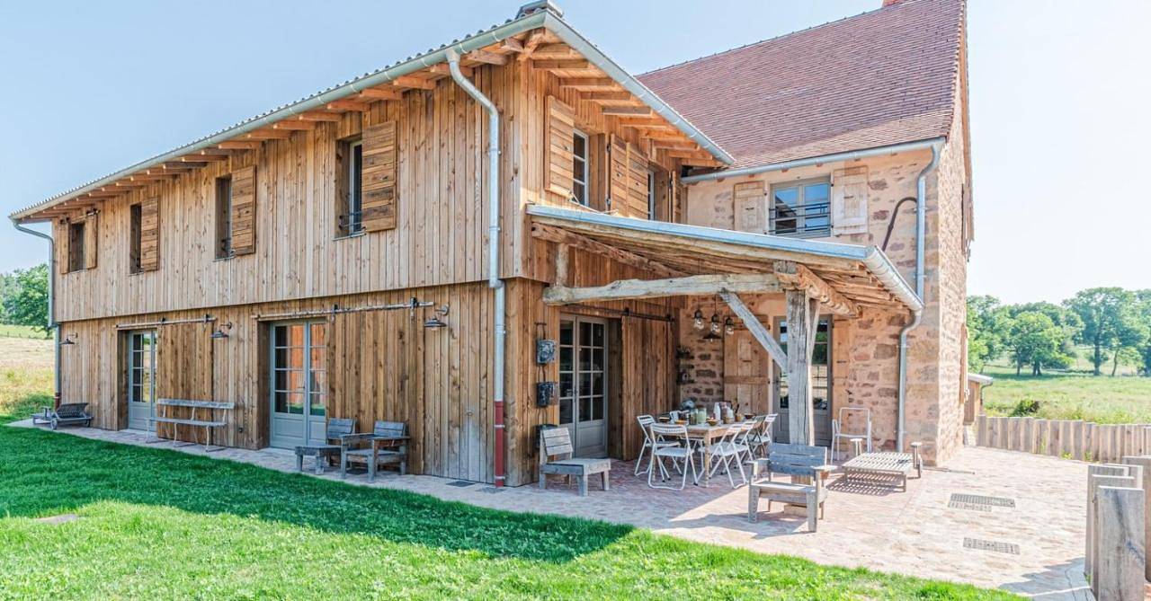 Four-Bedroom House in Colombier-en-Brionnais, Région de Charolles