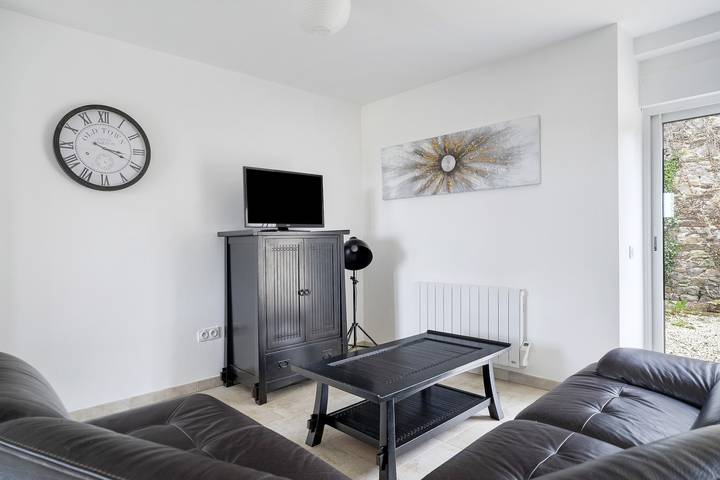 Location de vacances pour 4 personnes, avec jacuzzi et sauna ainsi que bassin pour enfant et jardin, animaux acceptés à Jugon-les-Lacs - 2
