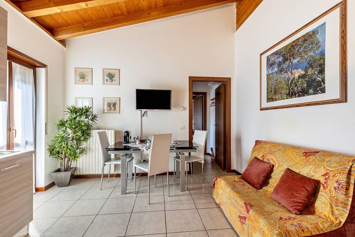 Appartamento intero, Appartamento '38' con terrazza e balcone condivisi in Valeggio sul Mincio, Provincia di Verona