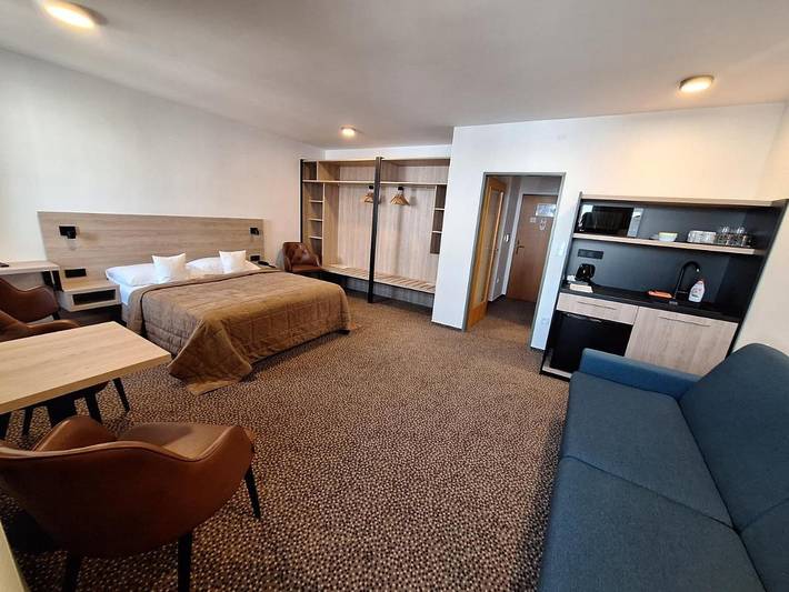 Hotel für 3 Personen, mit Ausblick und Terrasse - 1