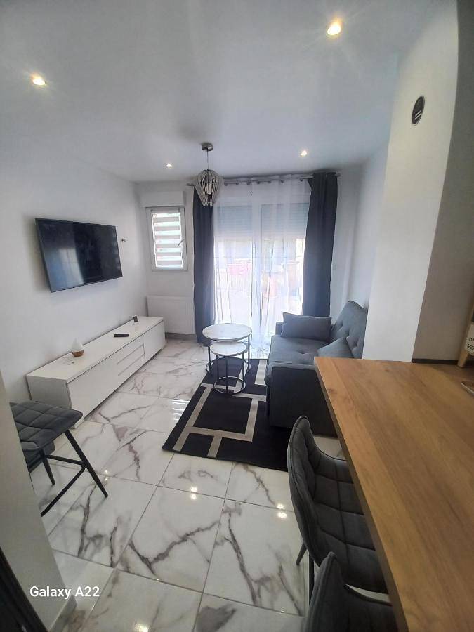 Appartement de vacances pour 3 personnes, avec jardin ainsi que vue et terrasse