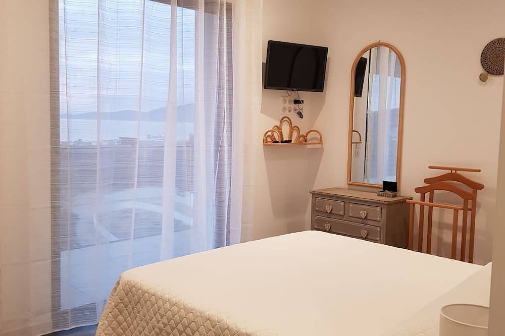 Ganze Wohnung, Porticcio, Superb air-conditioned T2, panoramic view of the Gulf of Ajaccio in Albitreccia, Ajaccio und Umgebung