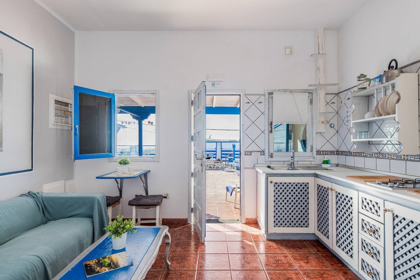 Apartment 3 in 'Ventanas de Lanzarote' with Shared Terrace, Sea View and Wi-Fi in Quemada Beach, Lanzarote