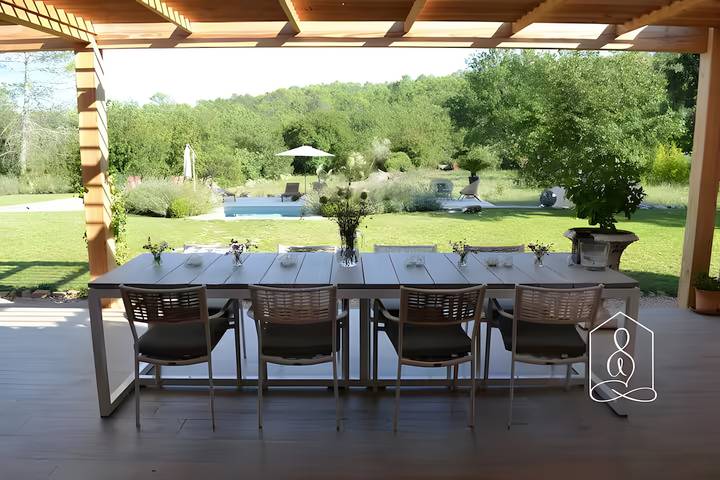 Ferienhaus 'Maison Mennoise' mit privatem Pool, gemeinsamer Terrasse und WLAN in Tourrettes, Draguignan Region