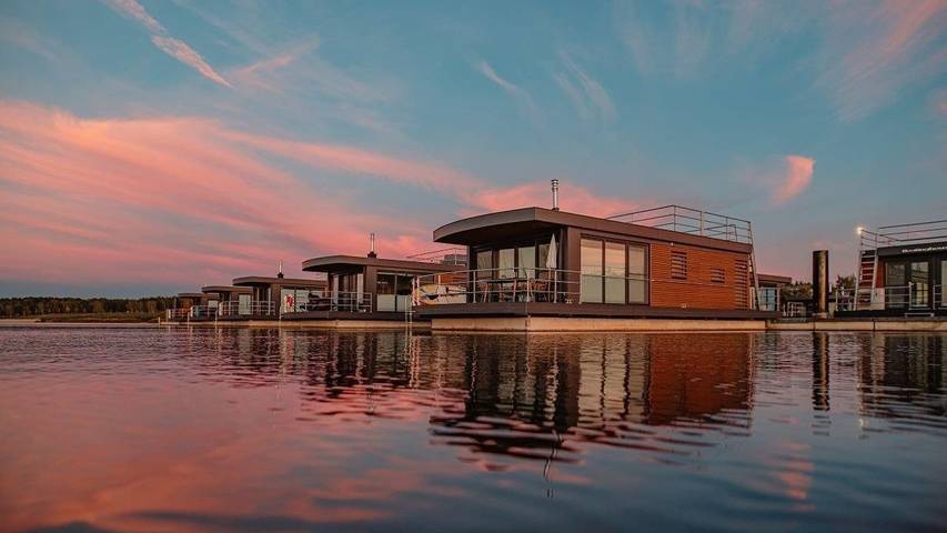 Boot für 6 Personen, mit Seeblick und Terrasse in Sachsen