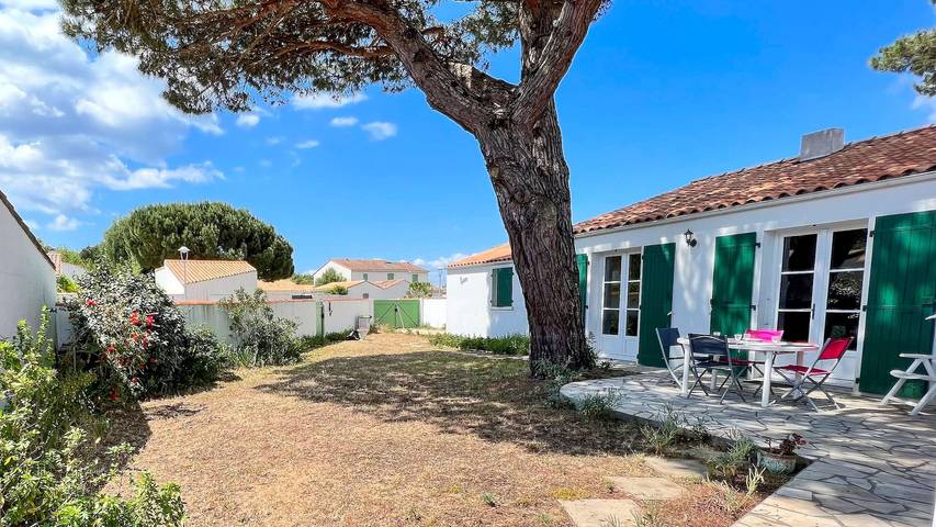 Gîte pour 5 personnes, avec jardin à La Flotte - 2