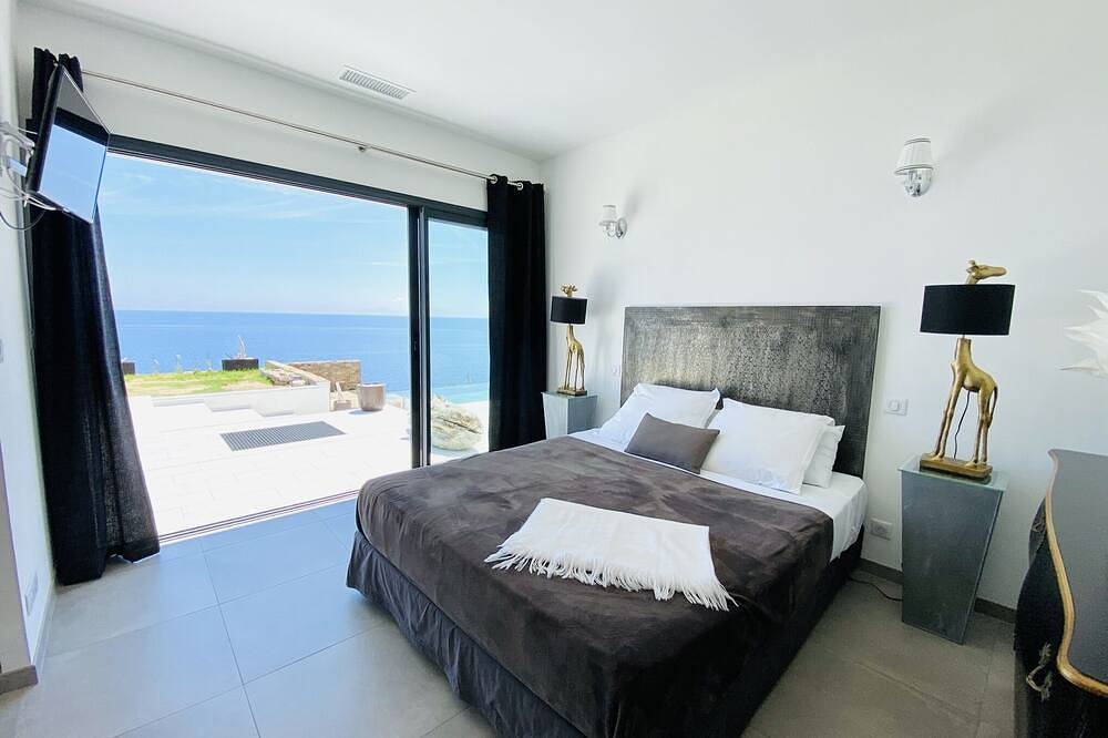 Prestigious villa at the water's'edge - Pietracorbara in Pietracorbara, Capo Corso