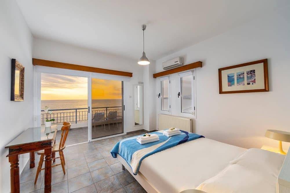 Poseidon beach villa, waterfront, private, tranquil, romantic sunsets in Peyia, South Cyprus