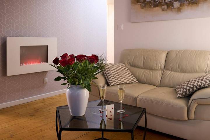 Gîte pour 2 personnes, avec terrasse ainsi que jardin et jacuzzi à Carcassonne - 2