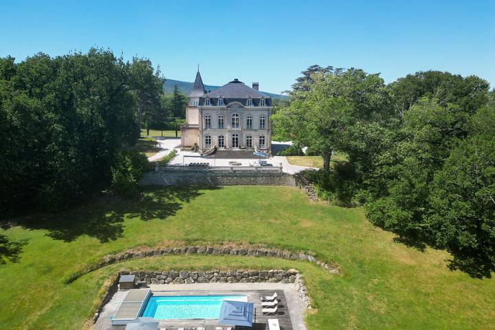 Château pour 12 personnes, avec Piscine ainsi que Sauna et Vue dans le Tarn