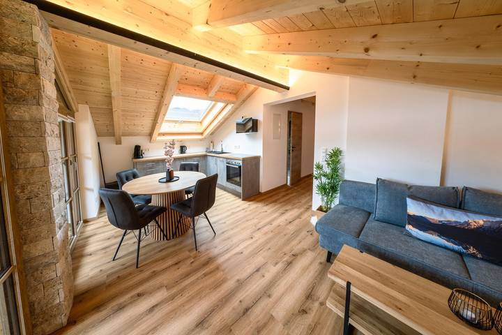 Ferienwohnung für 4 Personen, mit Balkon und Ausblick in Wallgau