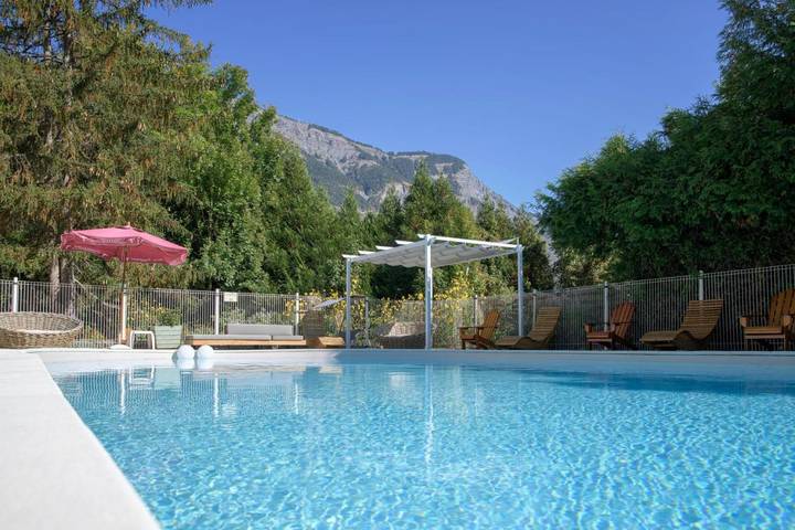 Hôtel pour 2 personnes, avec Terrasse et Jardin ainsi que Piscine et Sauna