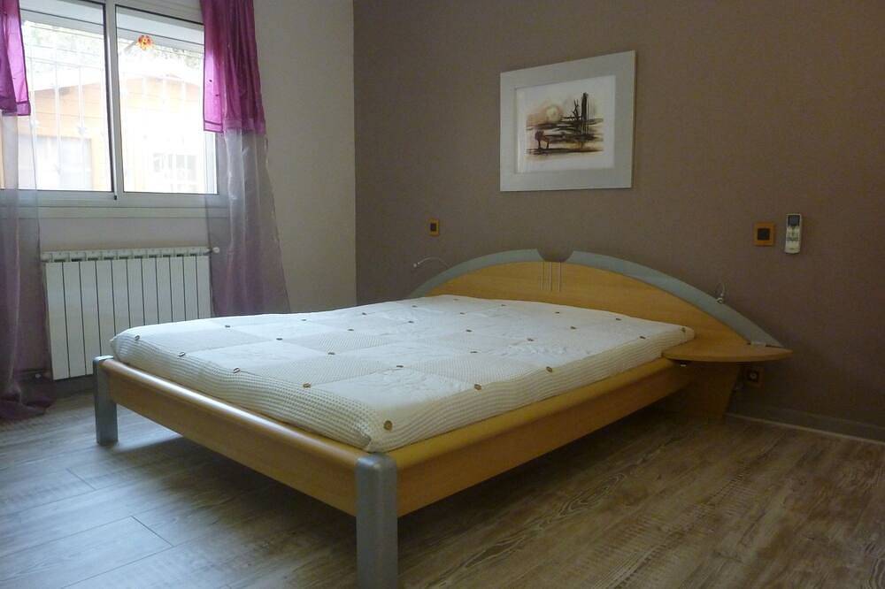 Superb villa 10 minutes from Avignon, not overlooked in Sorgues, Vaucluse