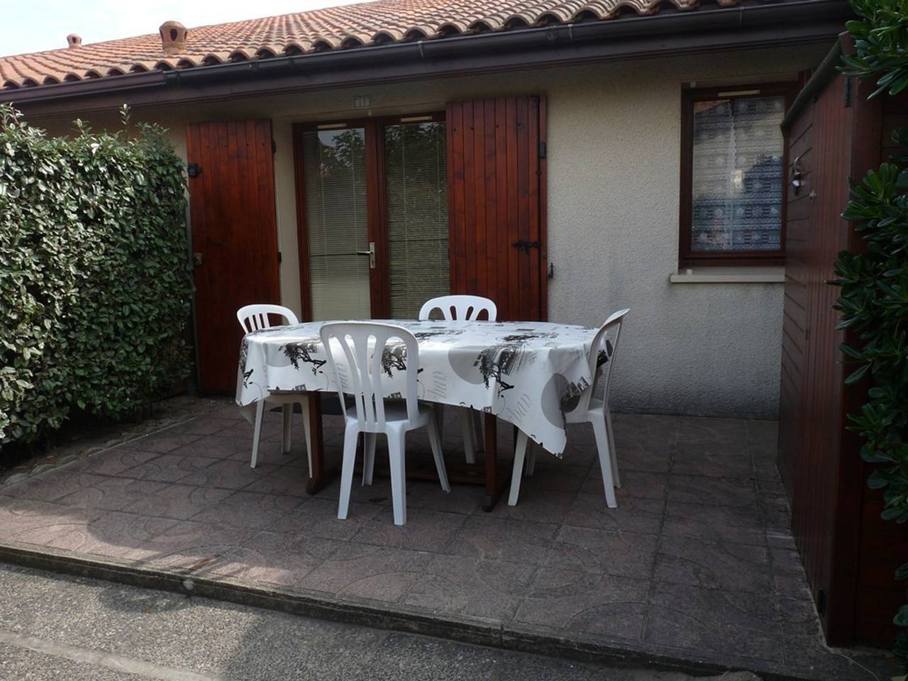 Strandnahe Doppelhaushälfte mit Terrasse & Grill, 4 Pers, Nähe Einkaufsmöglichkeiten in Biscarrosse Plage, Biscarrosse