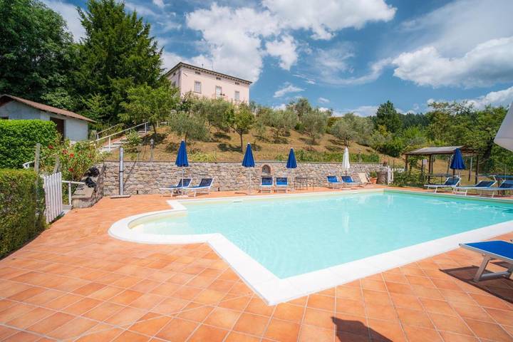 Location de vacances pour 2 personnes, avec jacuzzi ainsi que piscine et jardin à Pieve Fosciana - 3
