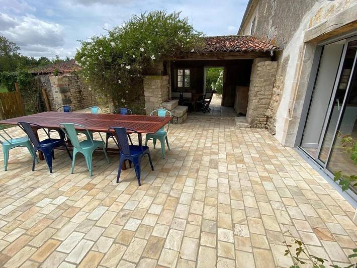 Location de vacances pour 17 personnes, avec vue ainsi que jardin et piscine à Luçon - 2