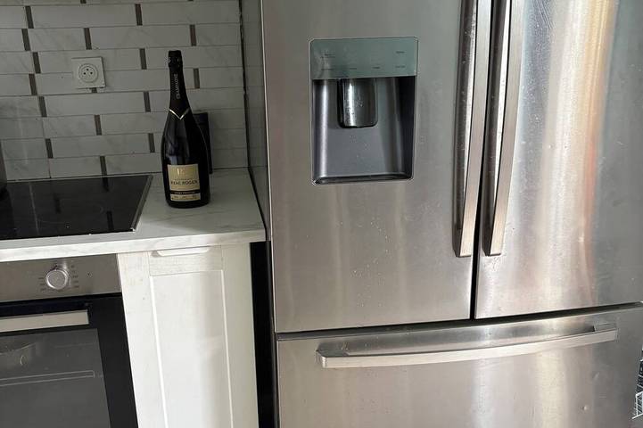 Chambre en colocation chez l'habitant, à 16 min de paris en métro,parking in Bois-Colombes, Hauts-de-Seine