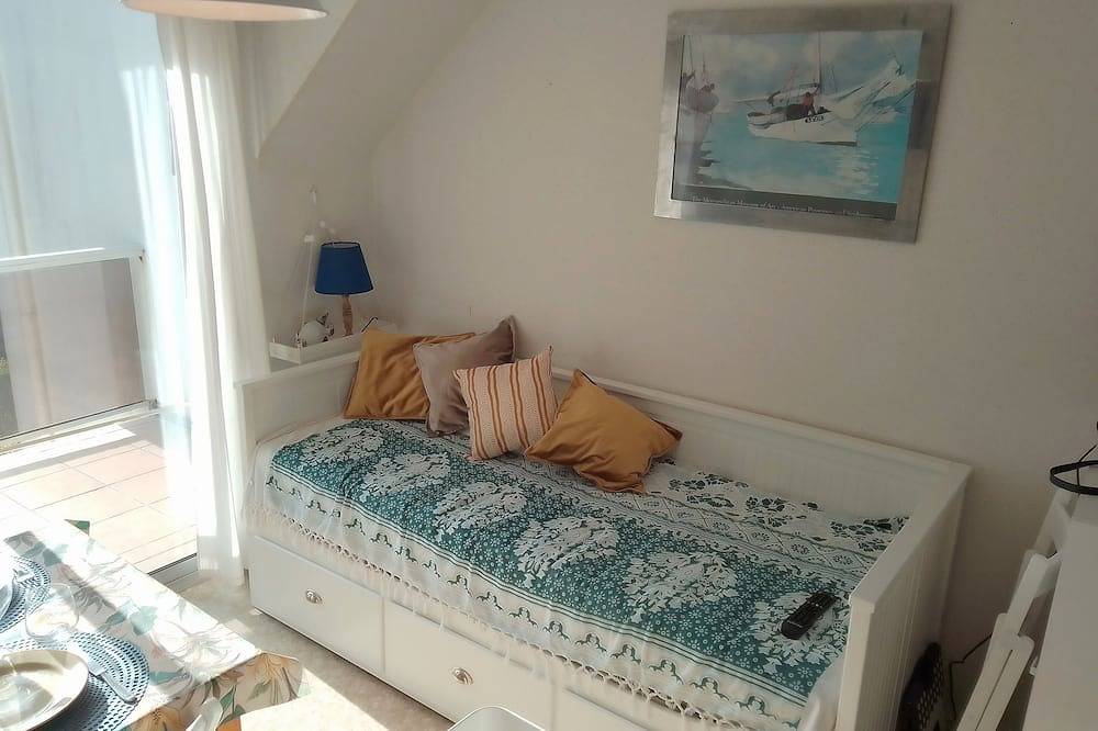 Apartamento entero, Duplex in Kervoyal - Damgan - in a waterfront residence in Damgan, Côte des Mégalithes