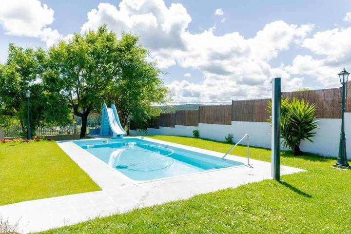 Location de vacances pour 10 personnes, avec vue ainsi que jardin et piscine à Malpica de Bergantiños - 2