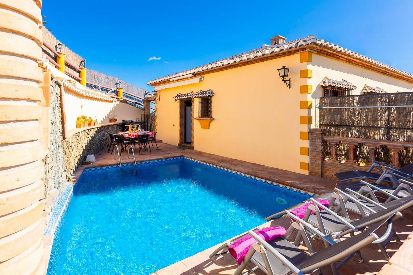 Villa for 5 People in Nerja, Costa del Sol