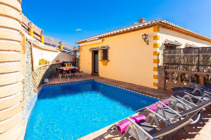 Chalet para 5 personas, con vistas al mar y terraza en Nerja