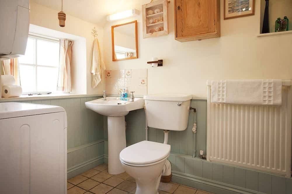 A self catering cottage that sleeps 4 guests  in 2 bedrooms in Stiffkey, Norfolk Coast