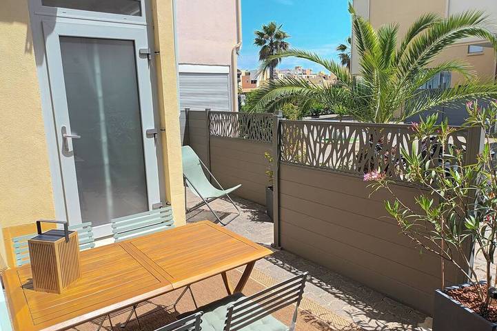 Gîte pour 2 personnes, avec terrasse dans Tour Barberousse Chateau De Gruissan