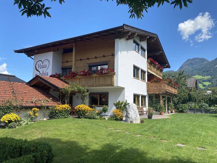 Ferienwohnung für 4 Personen, mit Ausblick und Garten, kinderfreundlich in Reith im Alpbachtal