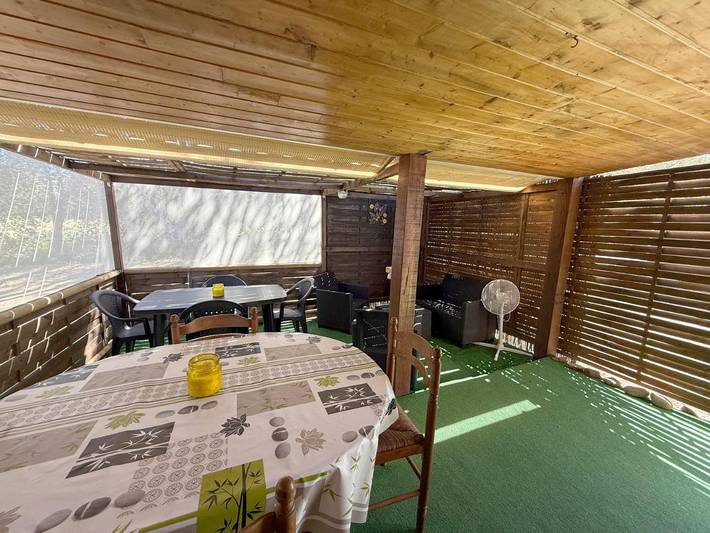Camping para 4 personas, con terraza además de jardín y vistas en Porto Vecchio