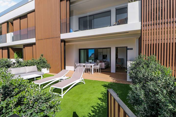 Ferienwohnung für 5 Personen, mit Terrasse und Pool sowie Garten