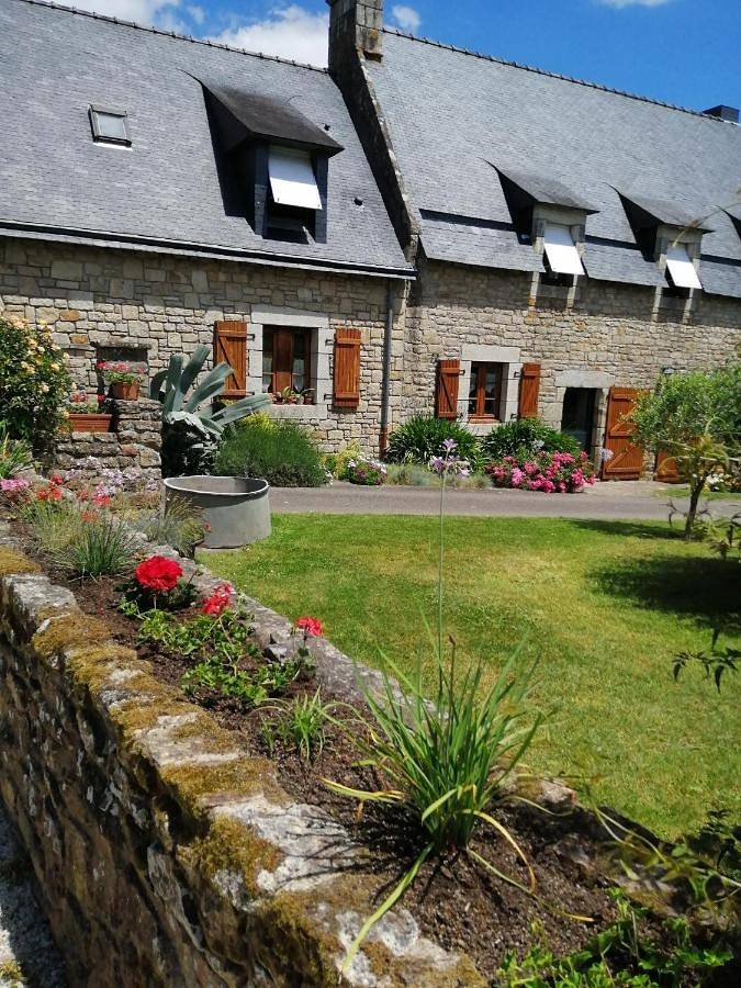 Location de vacances pour 2 personnes, avec Terrasse ainsi que Jardin et Vue à Kervignac - 2