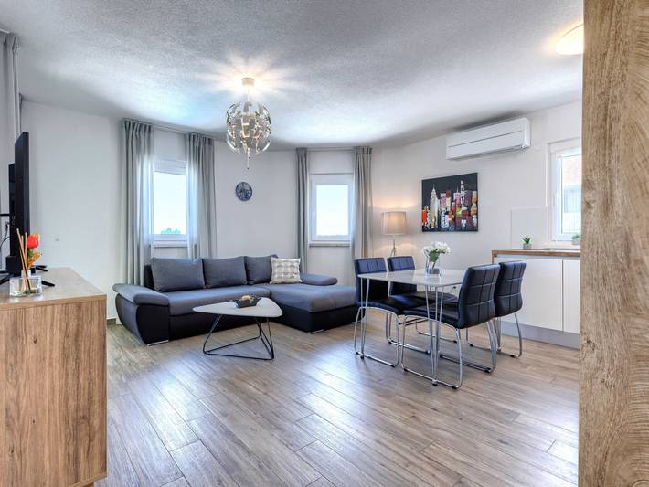 Ferienhaus für 10 Personen, mit Garten und Pool in Umag - 4